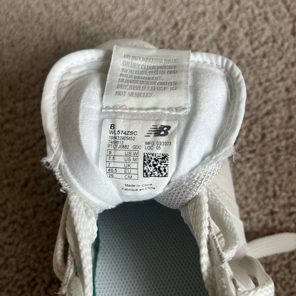 New Balance - 574 - Women’s Size 9